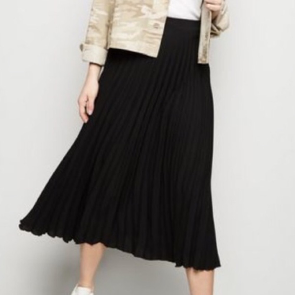 NWT Dialogue pleated structured midi skirt 12